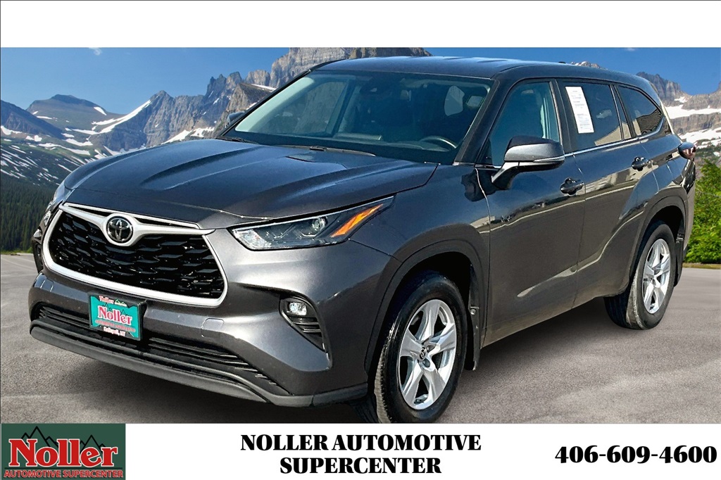 2024 Toyota Highlander LE's photo