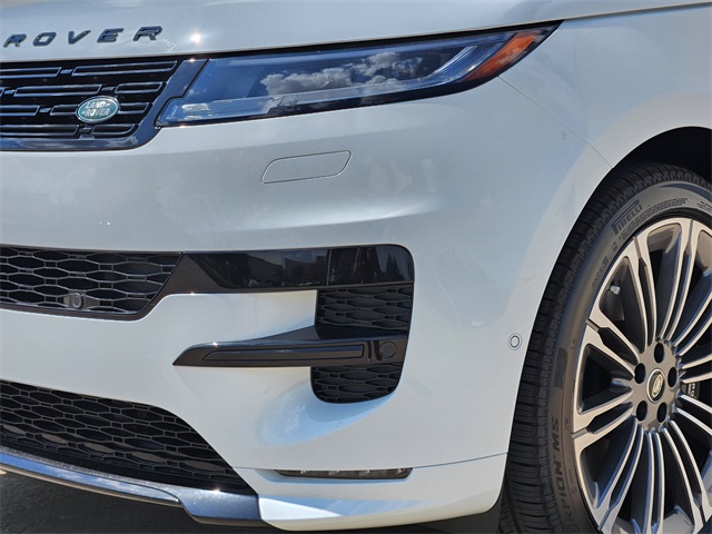 2025 Land Rover Range Rover Sport SE photo 3