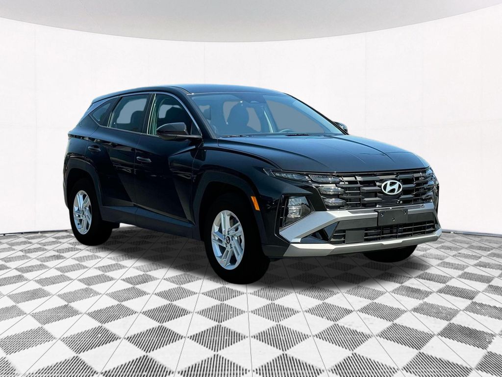 2025 Hyundai Tucson SE photo 10