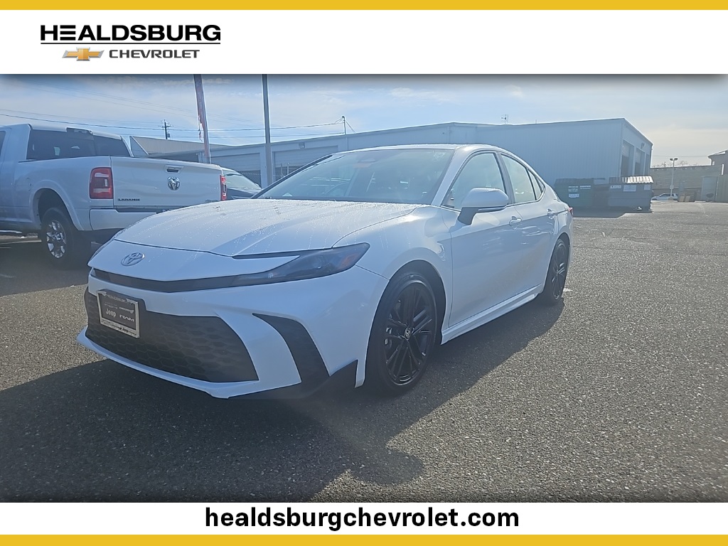2025 Toyota Camry SE