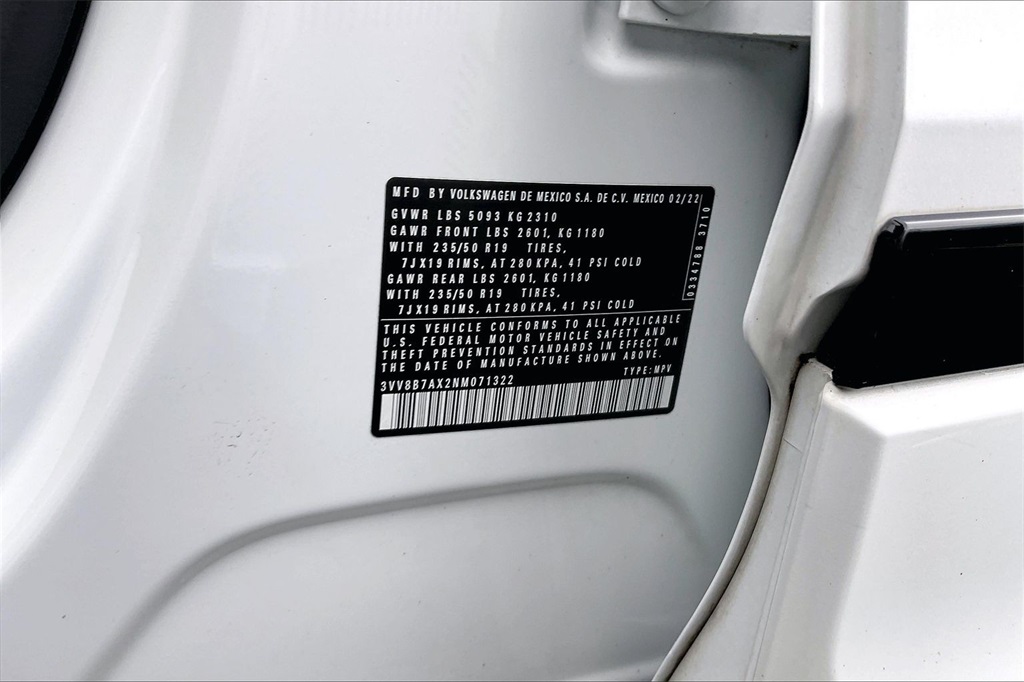 2022 VOLKSWAGEN TIGUAN - Image 32