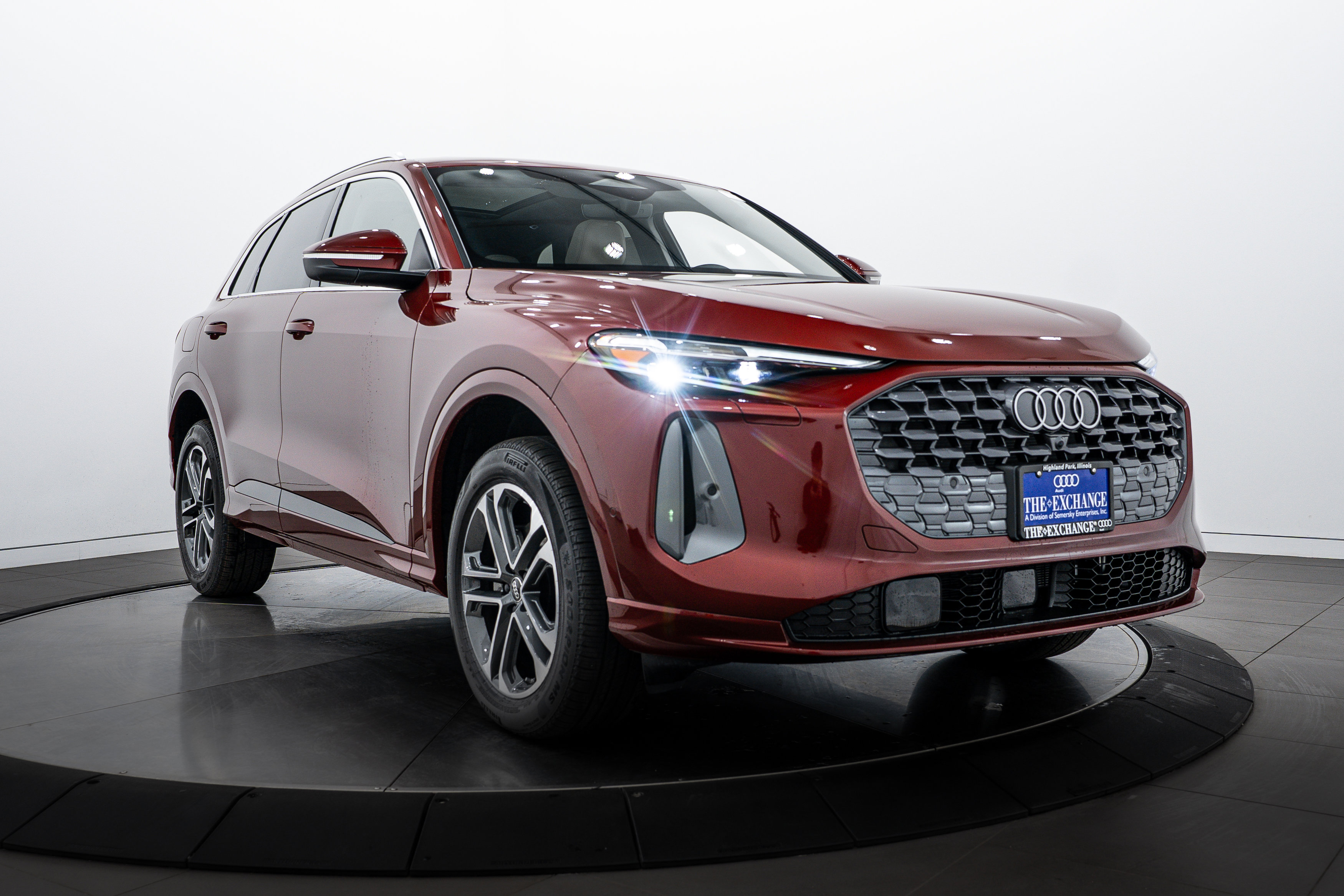 2025 Audi Q5 Premium Plus photo 2
