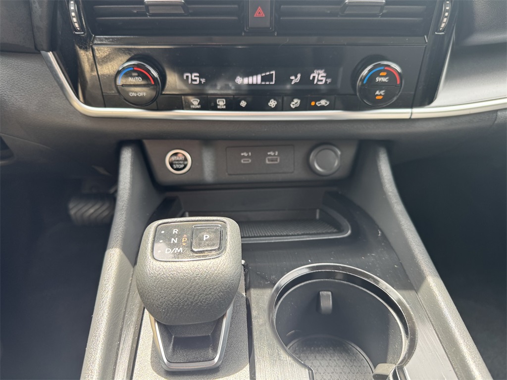 2023 Nissan Rogue SV photo 25