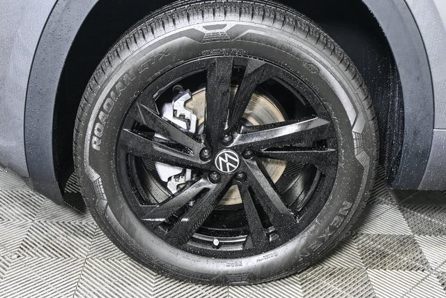2025 Volkswagen Atlas Cross Sport SEL R-Line photo 36