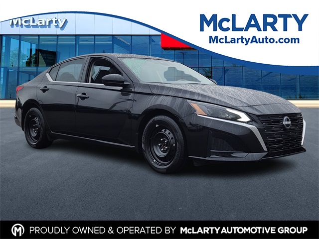 2025 Nissan Altima S's photo