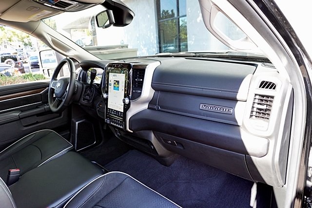 2024 Ram 3500 Laramie photo 9