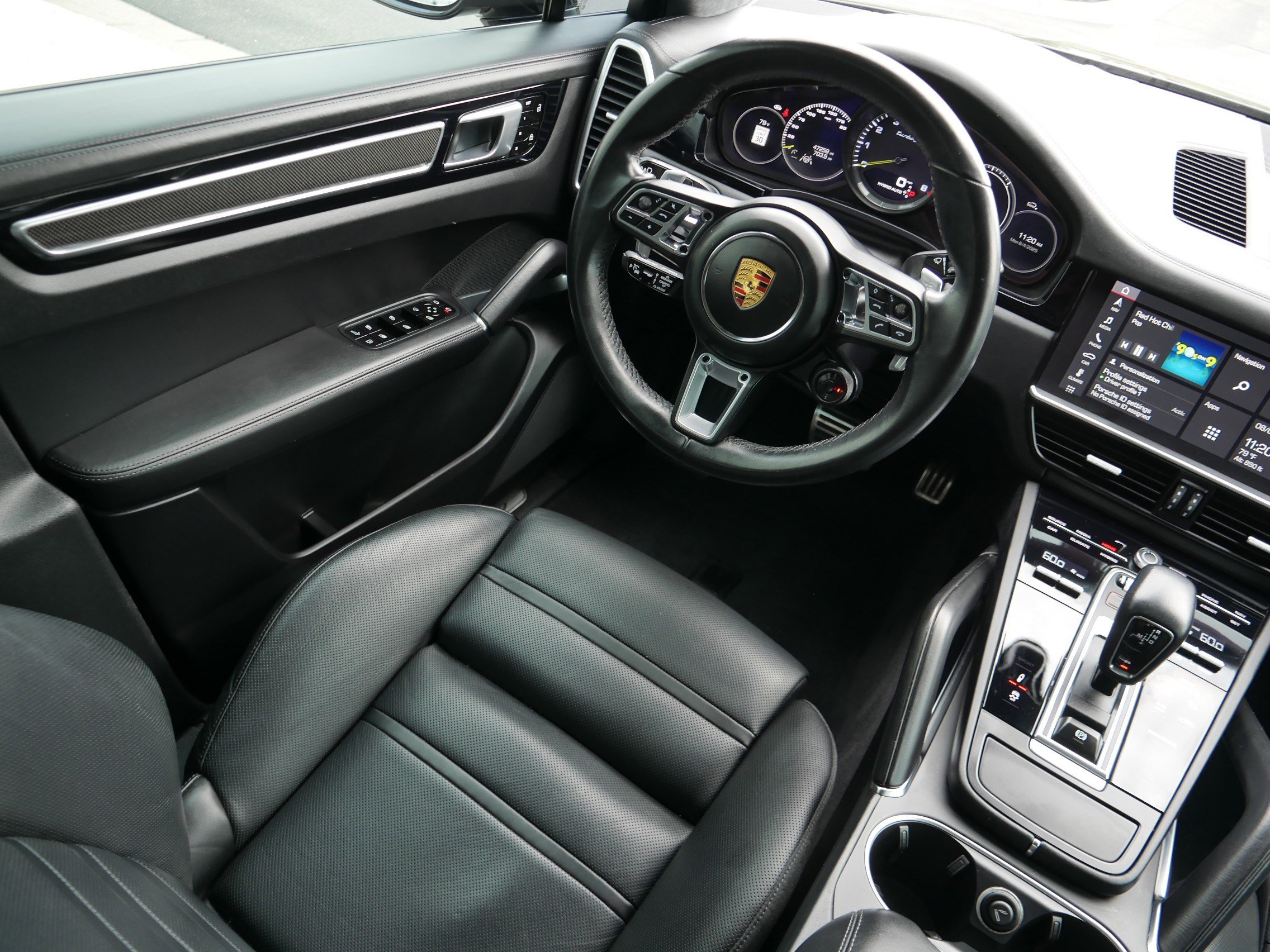 2020 Porsche Cayenne Turbo S E-Hybrid Coupe photo 9