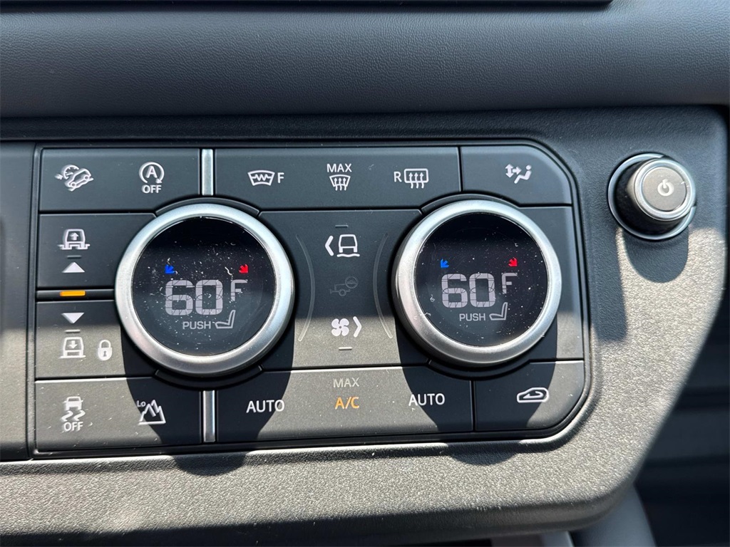 2025 Land Rover Defender 110 V8 photo 19