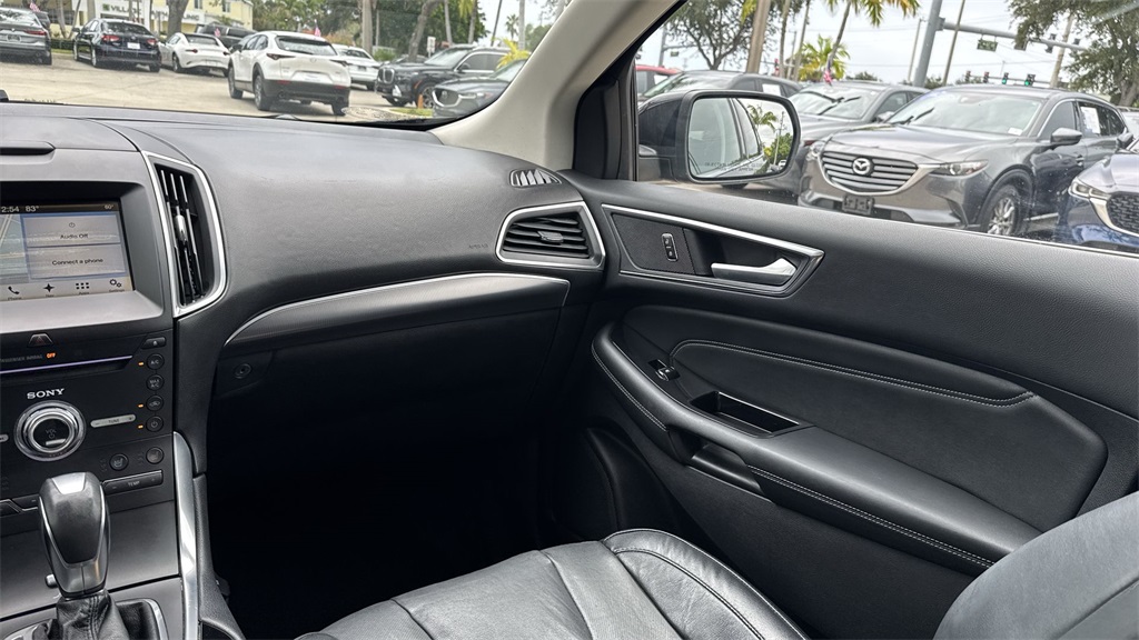 2017 Ford Edge Titanium photo 14