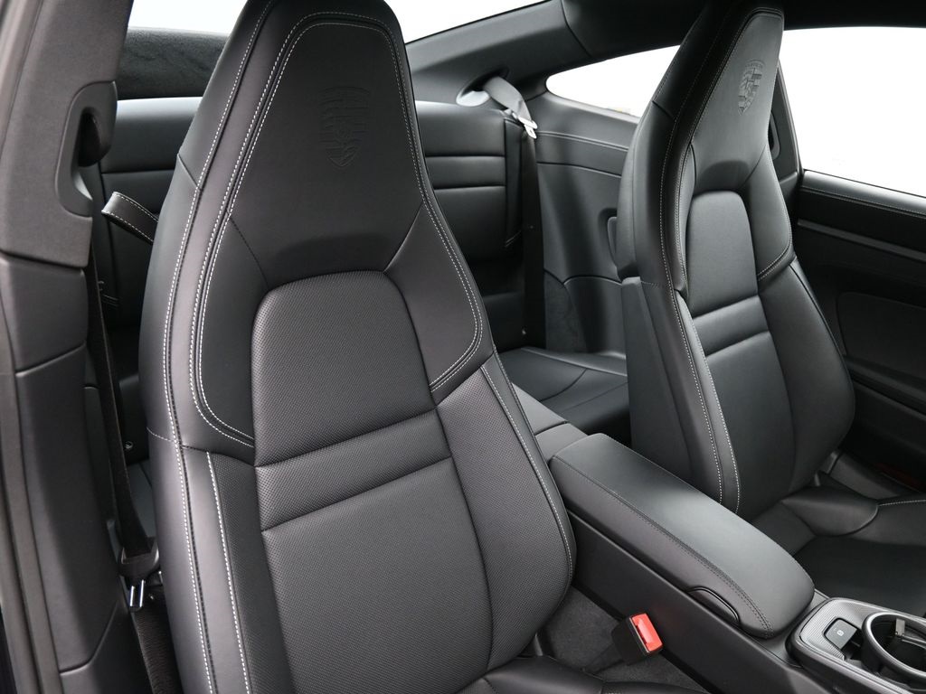 2025 Porsche 911 photo 11