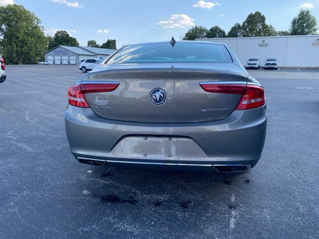 2017 Buick LaCrosse Essence photo 2