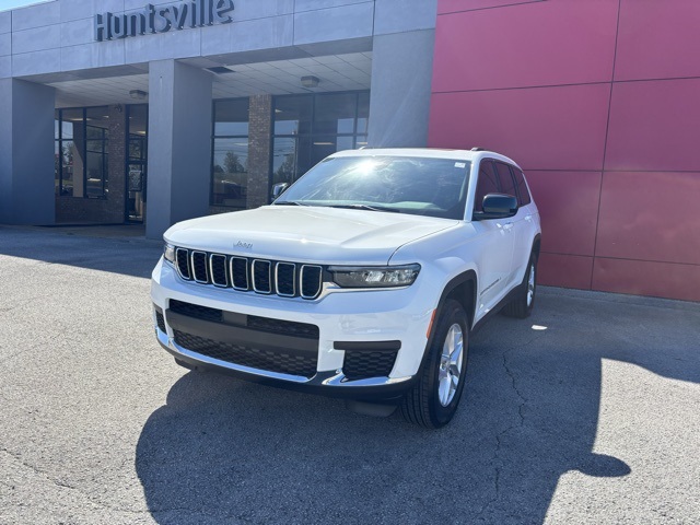2025 Jeep Grand Cherokee Laredo photo 2