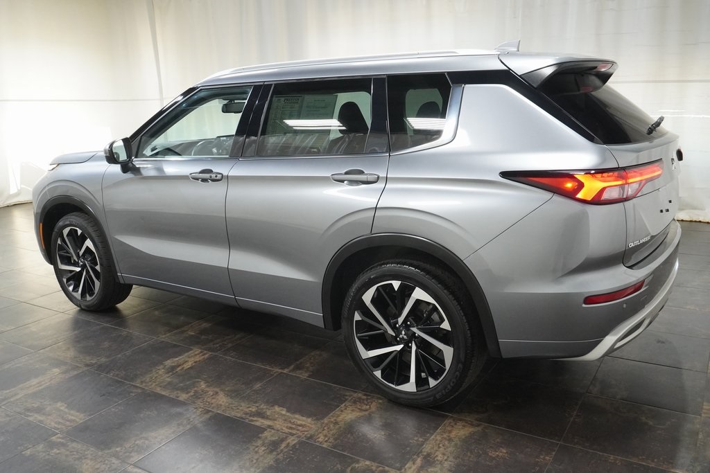 2024 Mitsubishi Outlander SEL photo 7