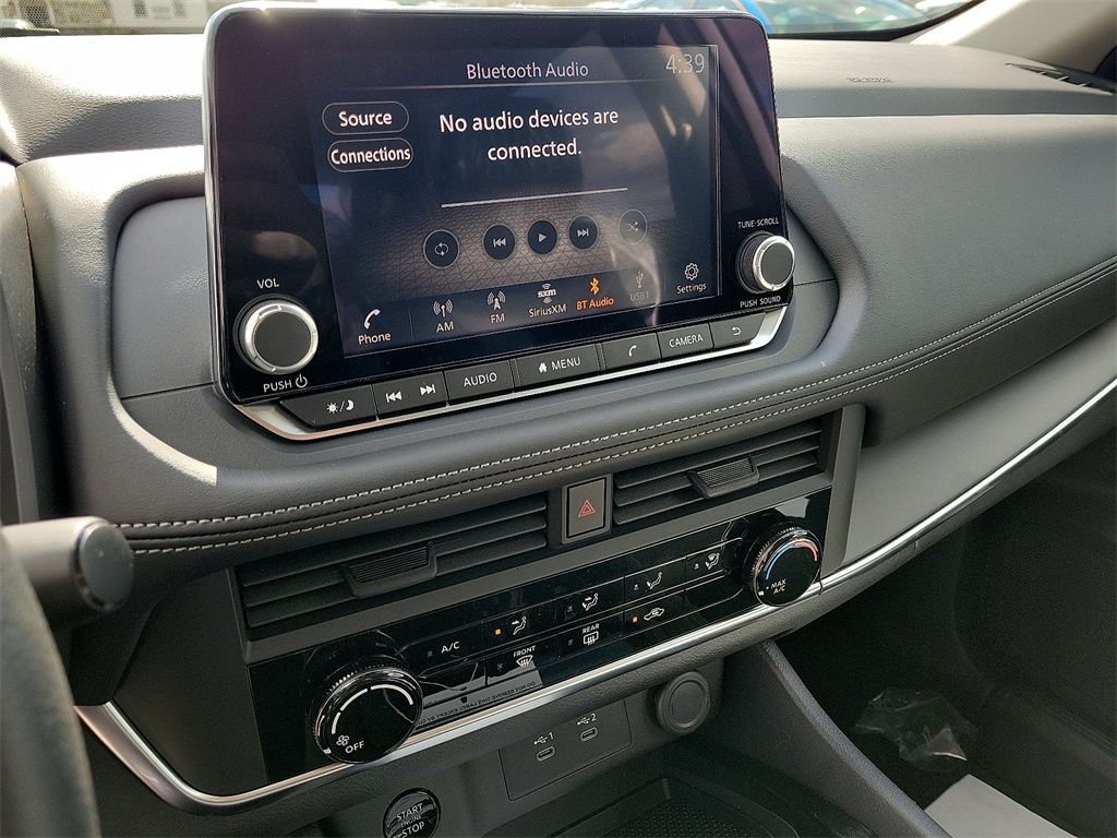 2025 Nissan Rogue S photo 12