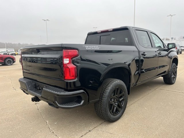2026 Chevrolet Silverado Trail Boss LT photo 2