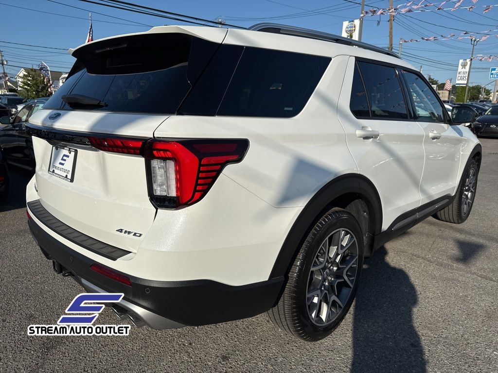 2025 Ford Explorer Platinum photo 6