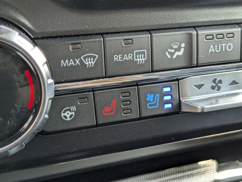 2025 Ford F-350 Lariat photo 23