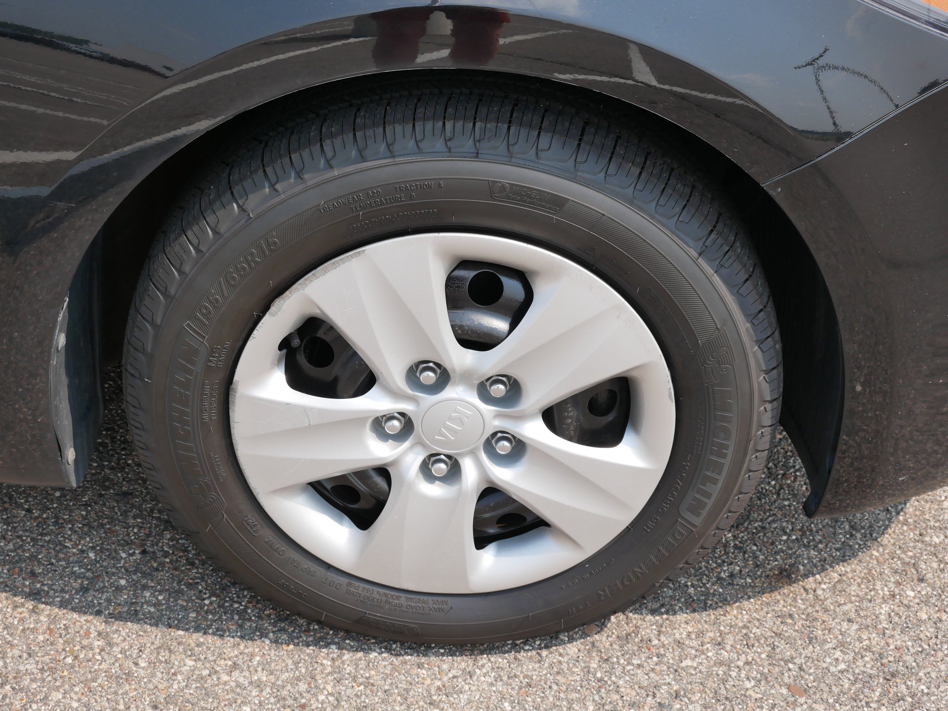 2018 Kia Forte LX Base photo 12