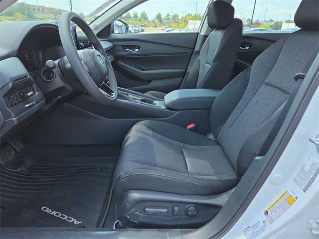 2025 Honda Accord SE photo 5