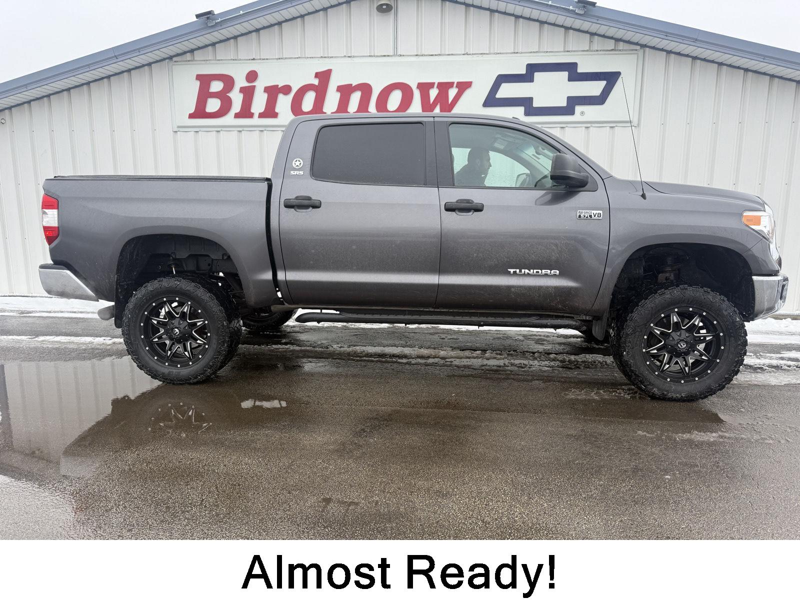 2015 Toyota Tundra SR5's photo