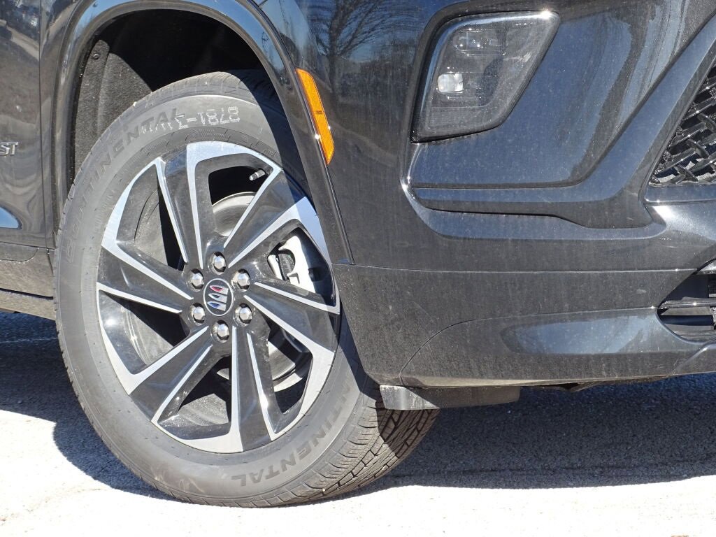 2025 Buick Enclave Sport Touring photo 2