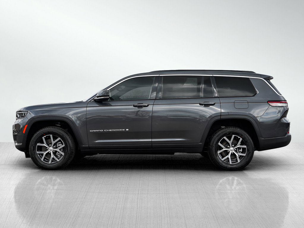 2025 Jeep Grand Cherokee Limited photo 3