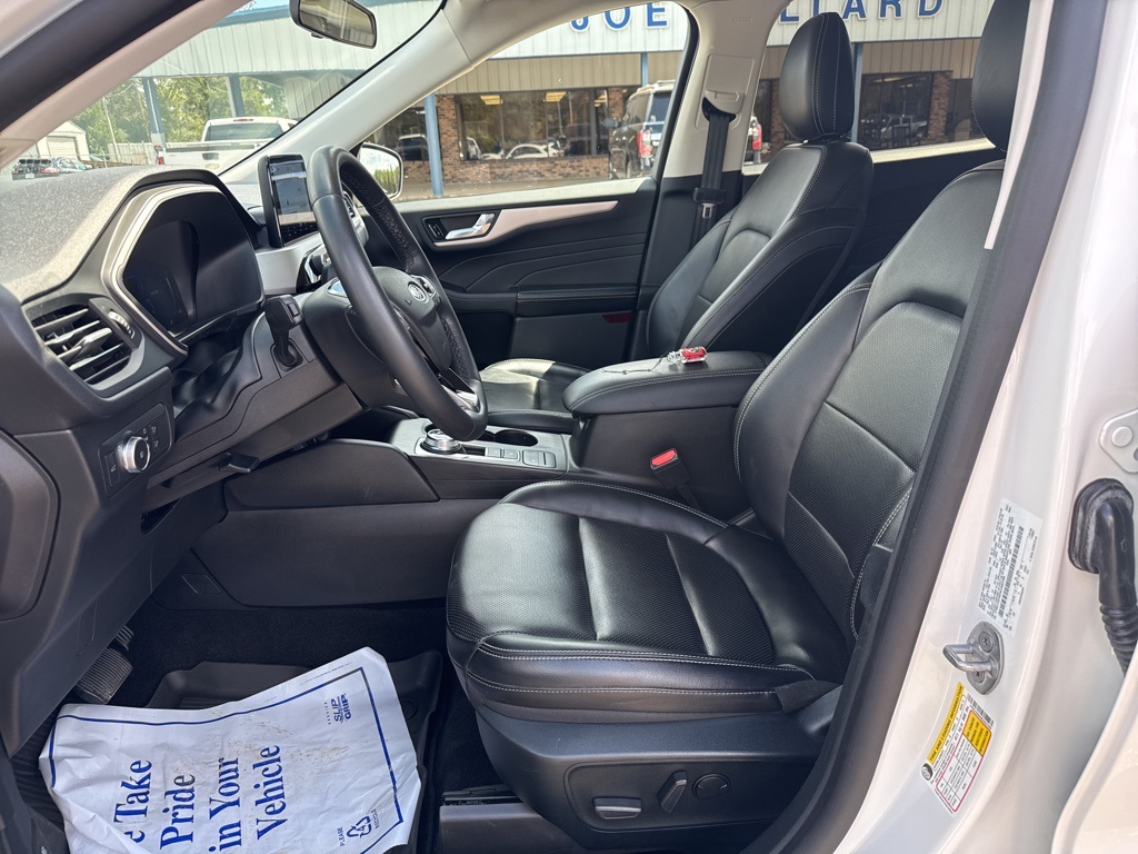 2022 Ford Escape SEL photo 7