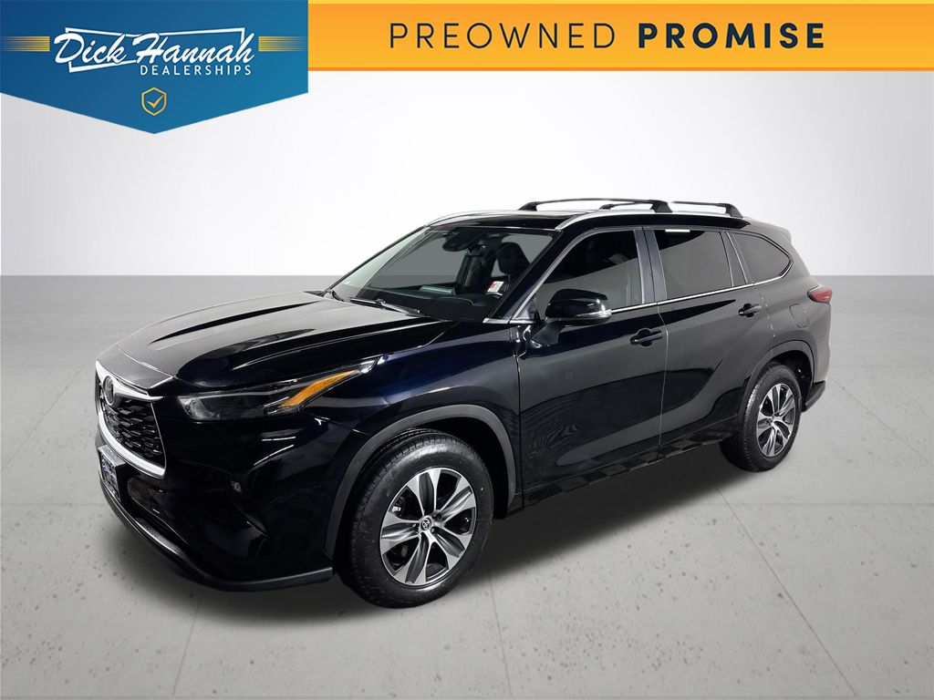 2023 Toyota Highlander XLE's photo