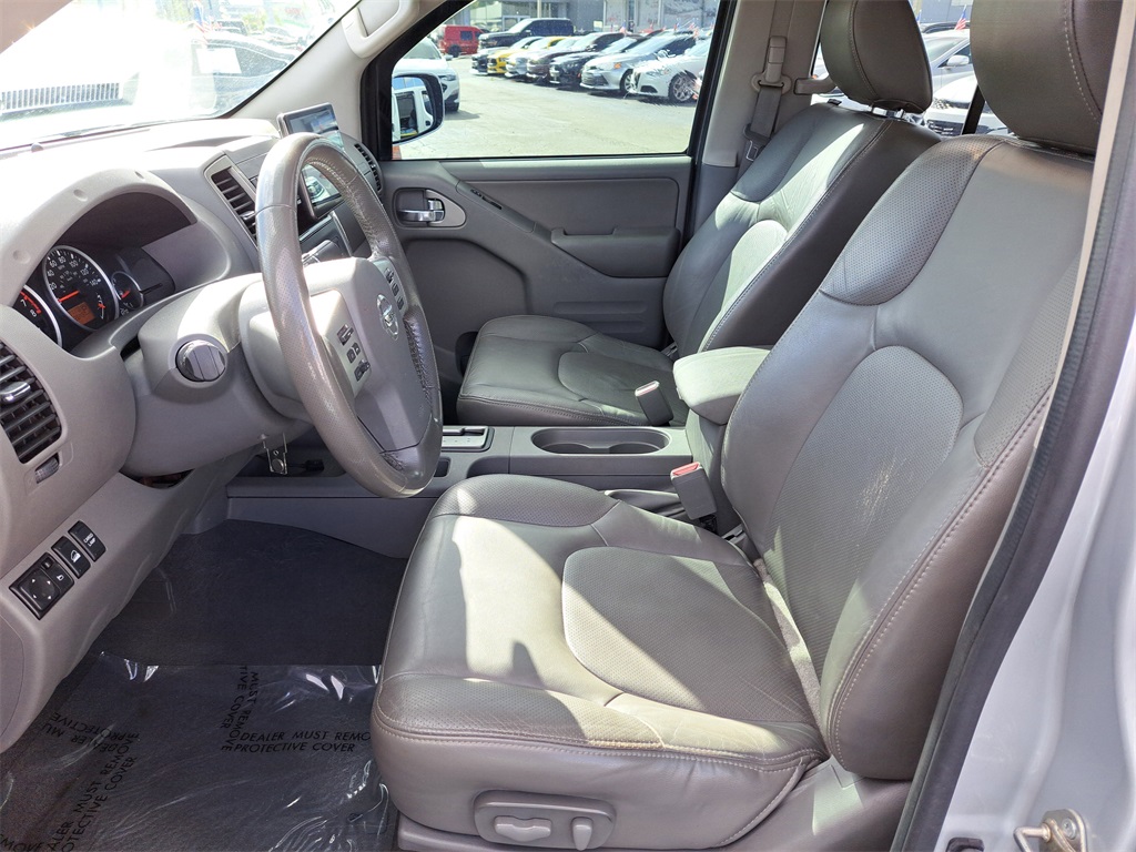 2019 Nissan Frontier SL photo 12