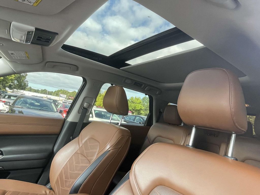 2024 Nissan Pathfinder Platinum photo 15
