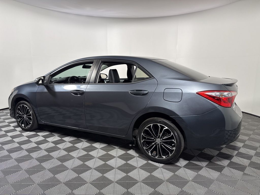 2015 Toyota Corolla L photo 4