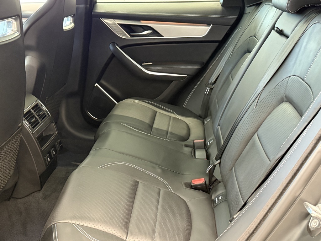 2026 Jaguar F-PACE P250 R-Dynamic S photo 16