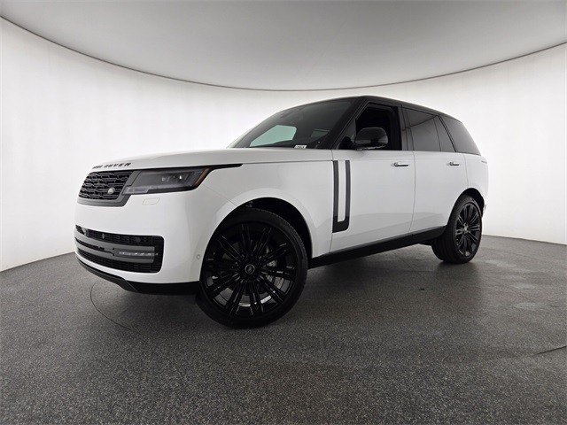 2025 Land Rover Range Rover SE's photo