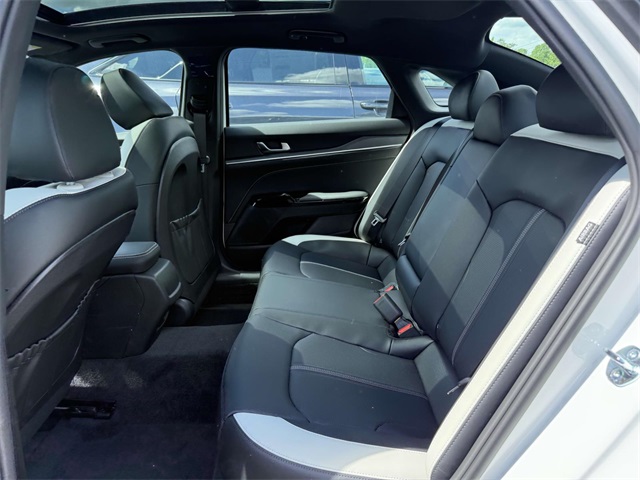 2025 Kia K5 GT-Line photo 11