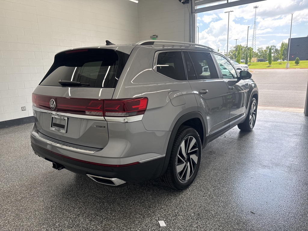 2026 Volkswagen Atlas SEL photo 4