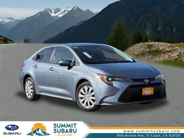 2023 Toyota Corolla LE's photo