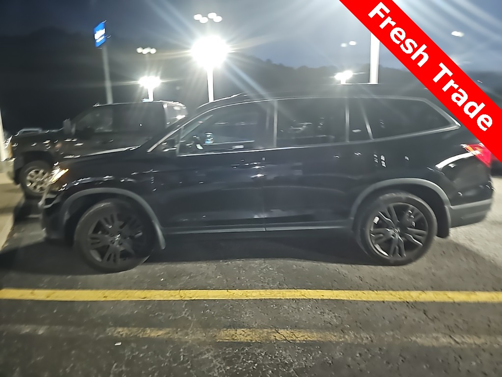 2021 Honda Pilot Special Edition photo 2