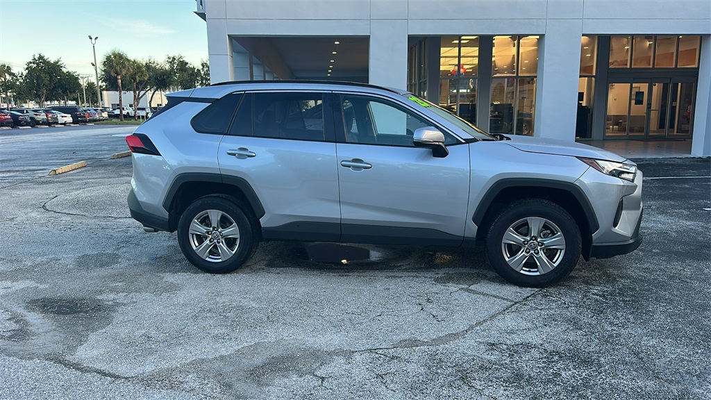 2023 Toyota RAV4 XLE photo 6