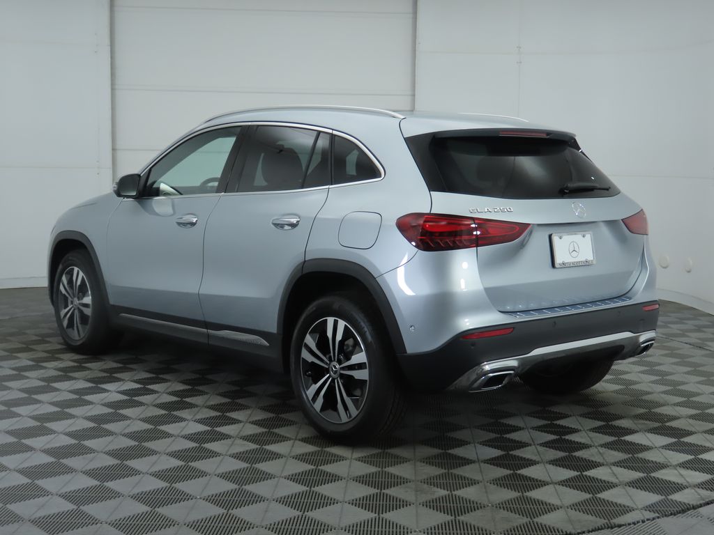 2026 Mercedes Benz GLA 250 photo 3
