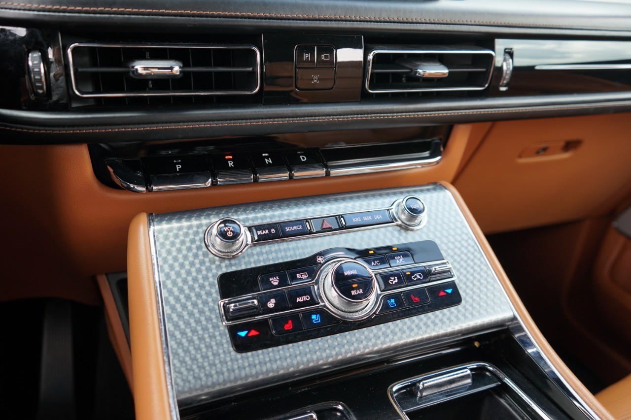 2022 Lincoln Aviator Black Label photo 19