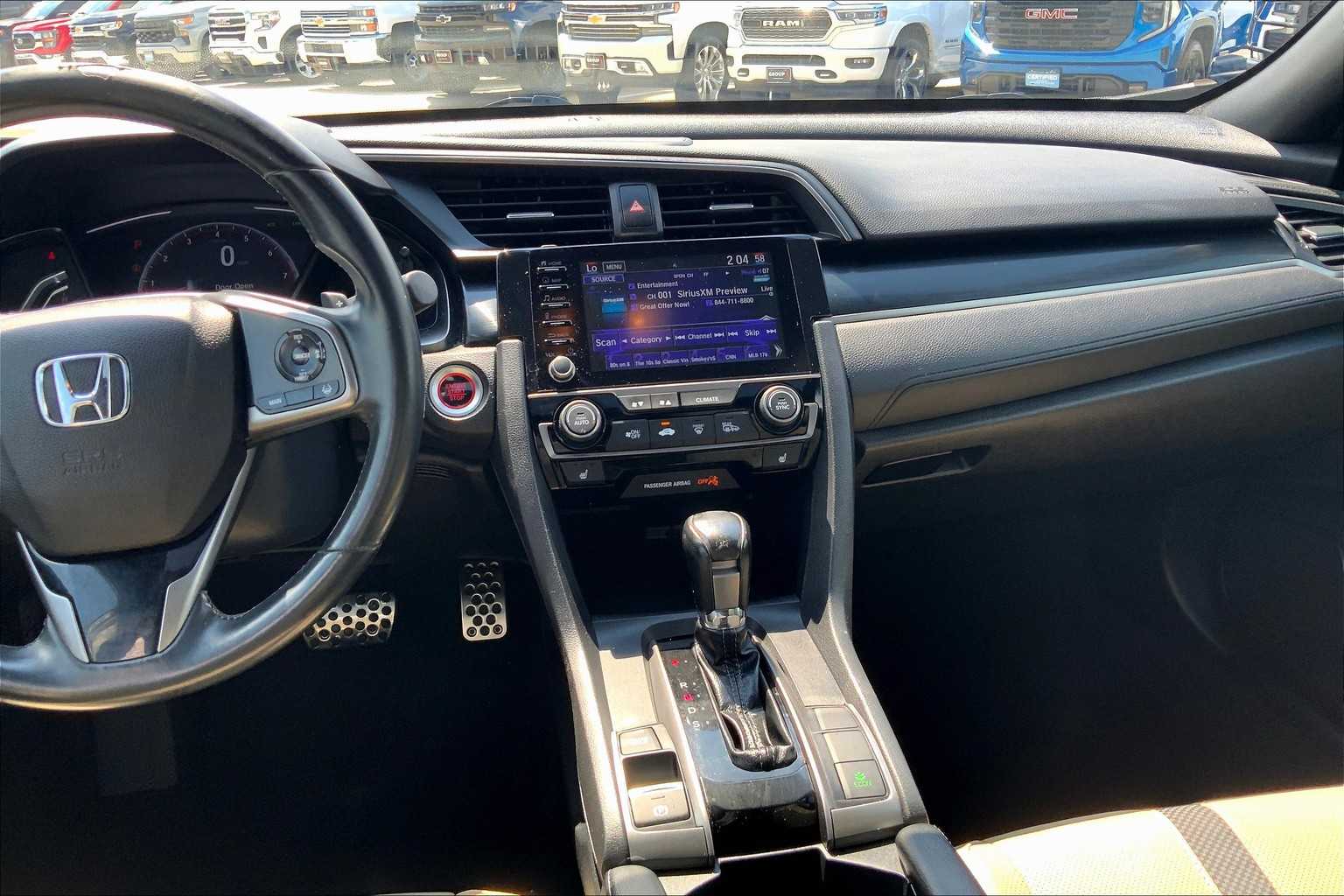 2020 Honda Civic Hatchback Sport Touring photo 6