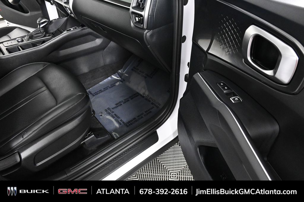 2023 Kia Sorento S photo 21