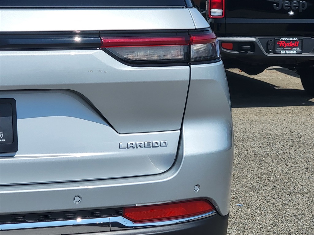 2025 Jeep Grand Cherokee Laredo Altitude photo 6