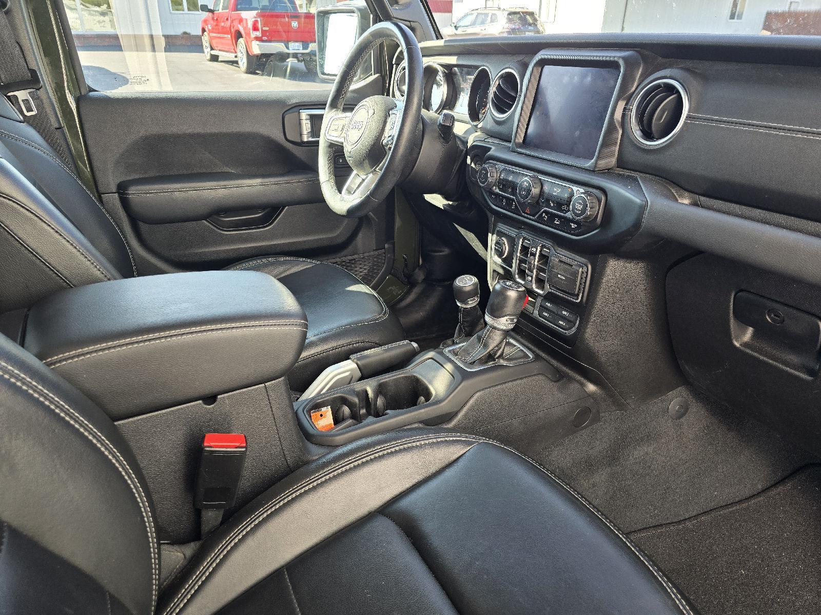 2022 Jeep Wrangler Unlimited Sahara photo 23