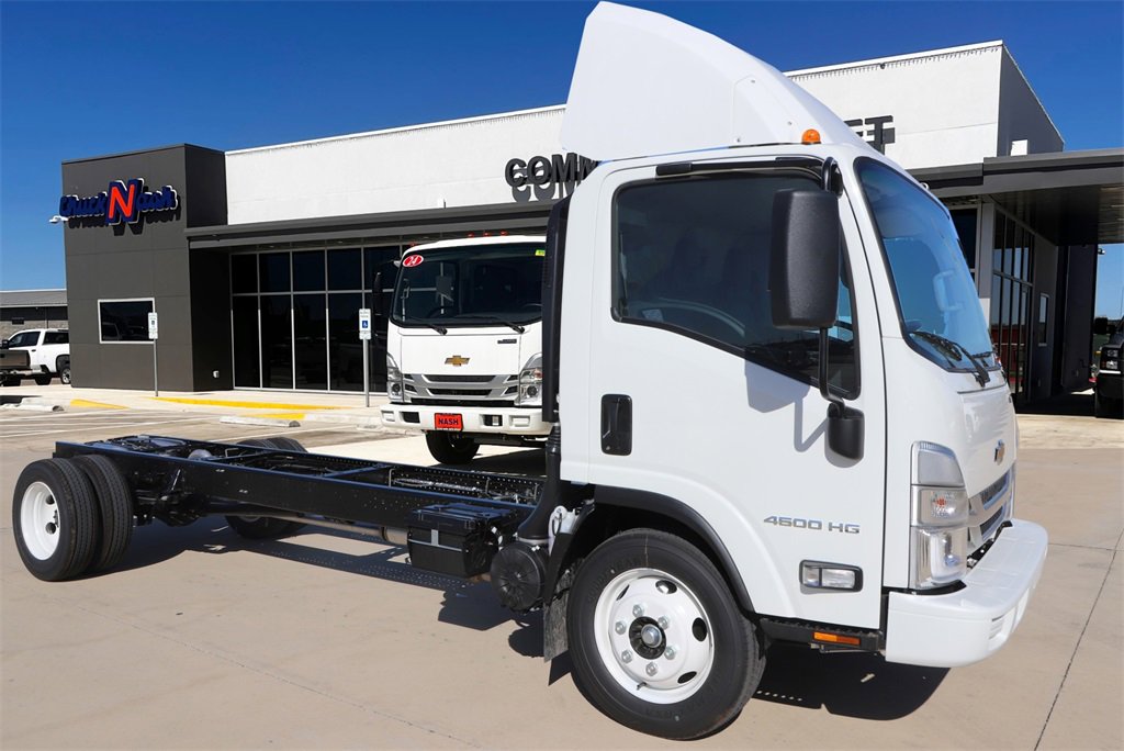 2024 Chevrolet Low Cab Forward Base's photo
