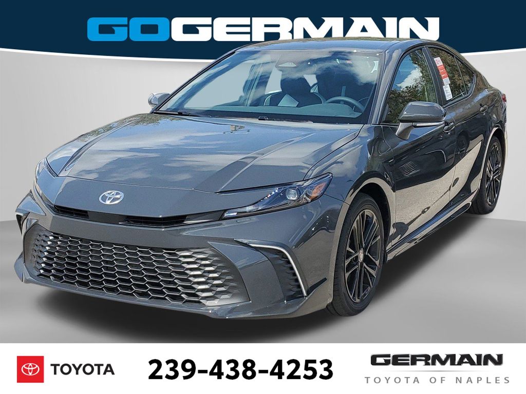 2025 Toyota Camry SE's photo