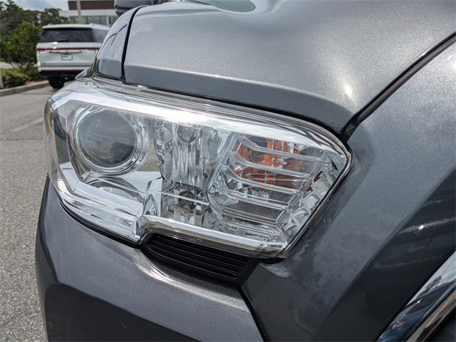 2021 Toyota Tacoma SR5 V6 photo 10