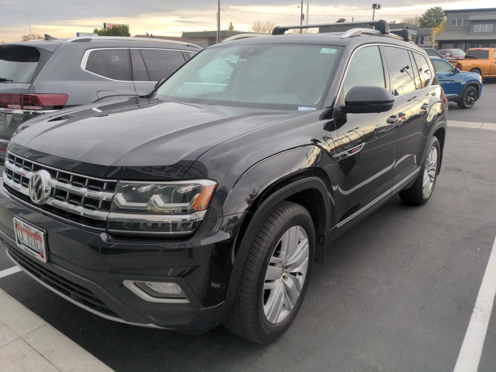 2018 Volkswagen Atlas SEL Premium photo 2