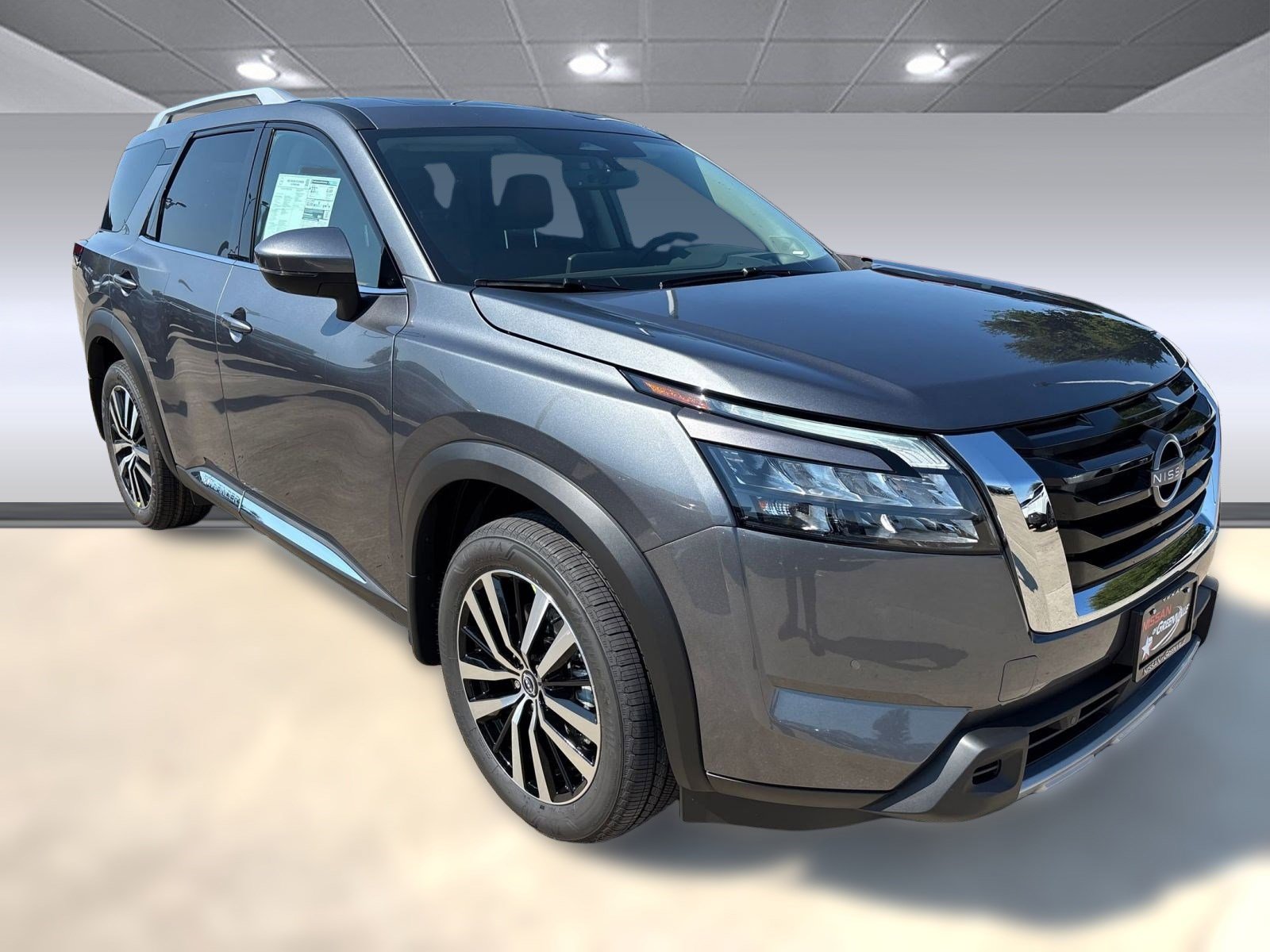 2025 Nissan Pathfinder Platinum photo 7