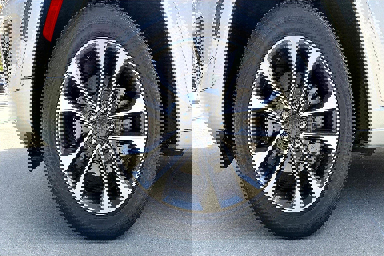2022 Jeep Grand Cherokee Overland photo 5